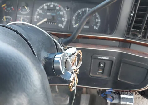 1990 Ford F250 z USA, uszkodzony, nr VIN 1FTHX25G3LKA09168